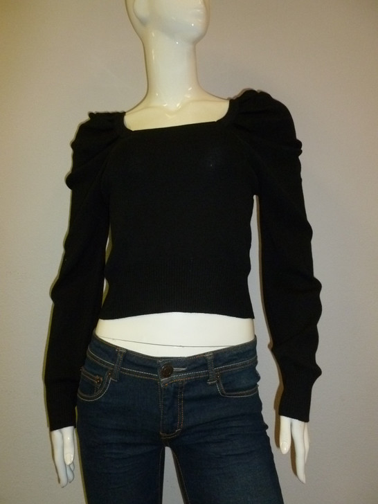 PUFFED SLEEVE SWEATER IN BLACK BY KLD