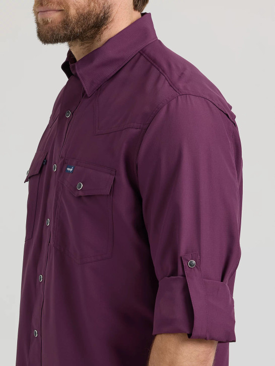 WRANGLER- MEN'S PERFORMANCE SNAP LONG SLEEVE SOLID SHIRT IN PLUM