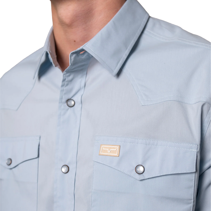 KIMES RANCH - MEN'S RIO SHORT SLEEVE DRESS SHIRT IN LIGHT BLUE