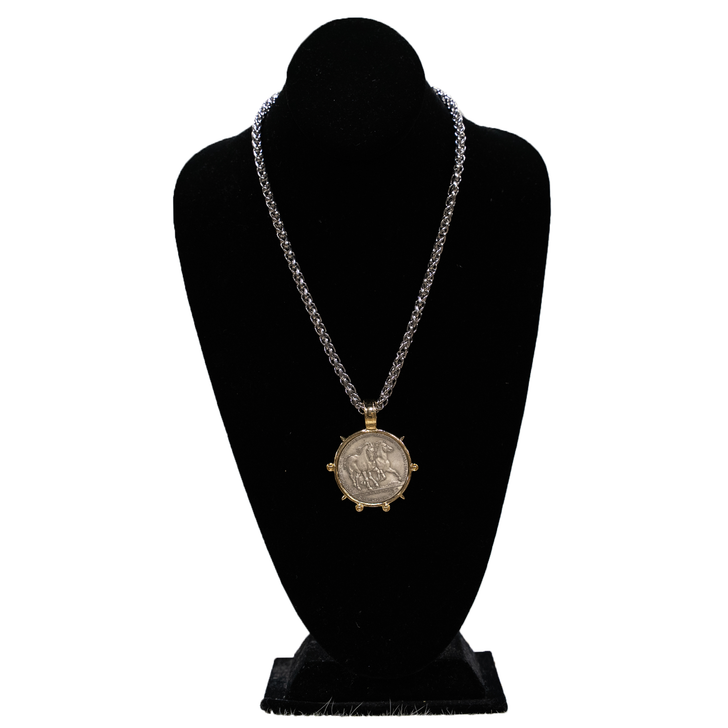 V2 DESIGNS - DOUBLE HORSE PENDANT CHAIN NECKLACE