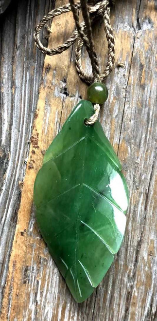 Image of Genuine Natural Nephrite Jade Leaf Pendant Necklace (2337)