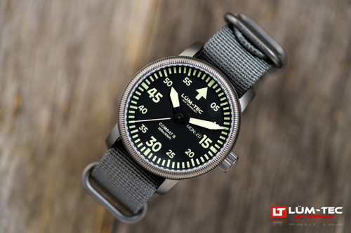 Lum-Tec Mens Watch Combat B68 Day Date 43mm Black Dial Miyota Japan 2105