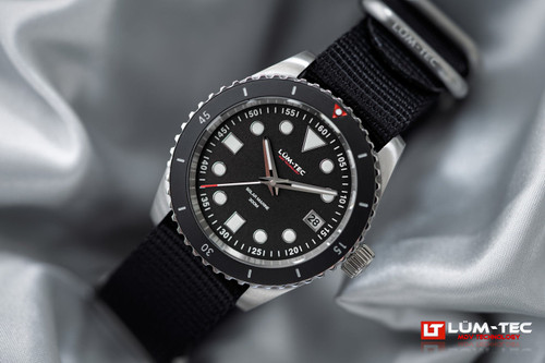 Lum-Tec Mens Watch 39mm Solar Marine 5 w/ 300m Water Resistance & Super-Luminova