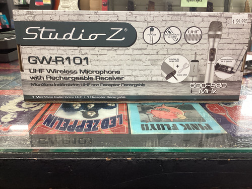 Comes with a rechargeable receiver 

Has a modulation mode and an oscillator 

Carrier Frequency range: UHF 500-980 MHz

8 auto preset frequencies 

48 Selectable UHF Frequencies 

Works up to 50m
