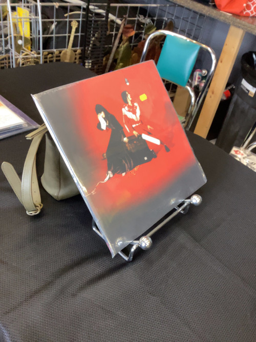 Artist: The White Stripes
Album : Elephant
Genre: Rock
Condition: New Artist: The White Stripes
Album : Elephant
Genre: Rock
Condition: New