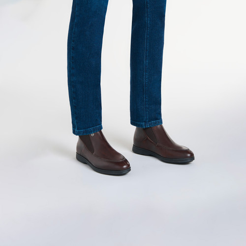 Mahogany brown elastic boots in brushed calfskin