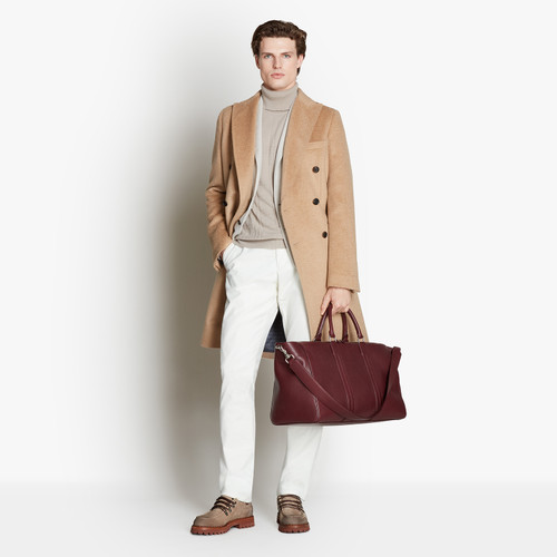Burgundy zippered travel bag with shoulder strap, large 'Travel Weekender' model