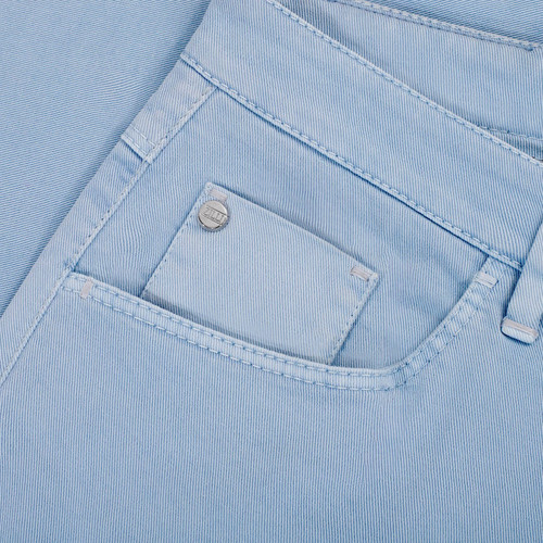 Sky-blue stretch cotton Bermuda shorts, slim fit