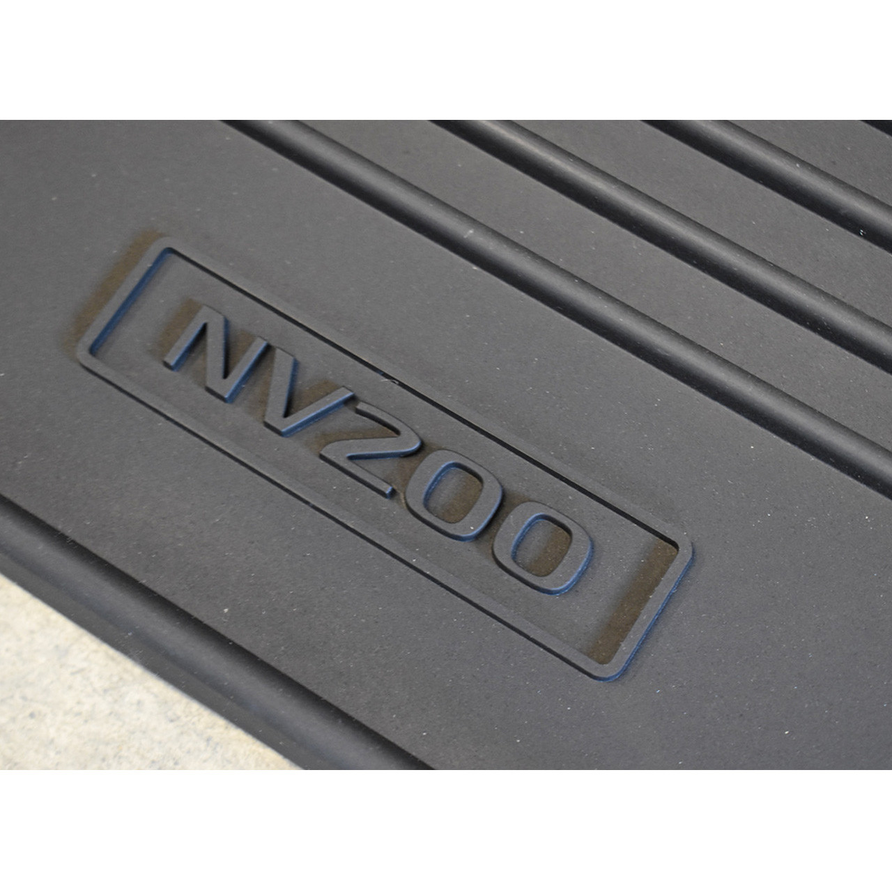 NV200 タイヤハウス　日産純正カーペットカバー　u.t1985 NV200 タイヤハウス 日産純正カーペットカバー u.t1985様 専用