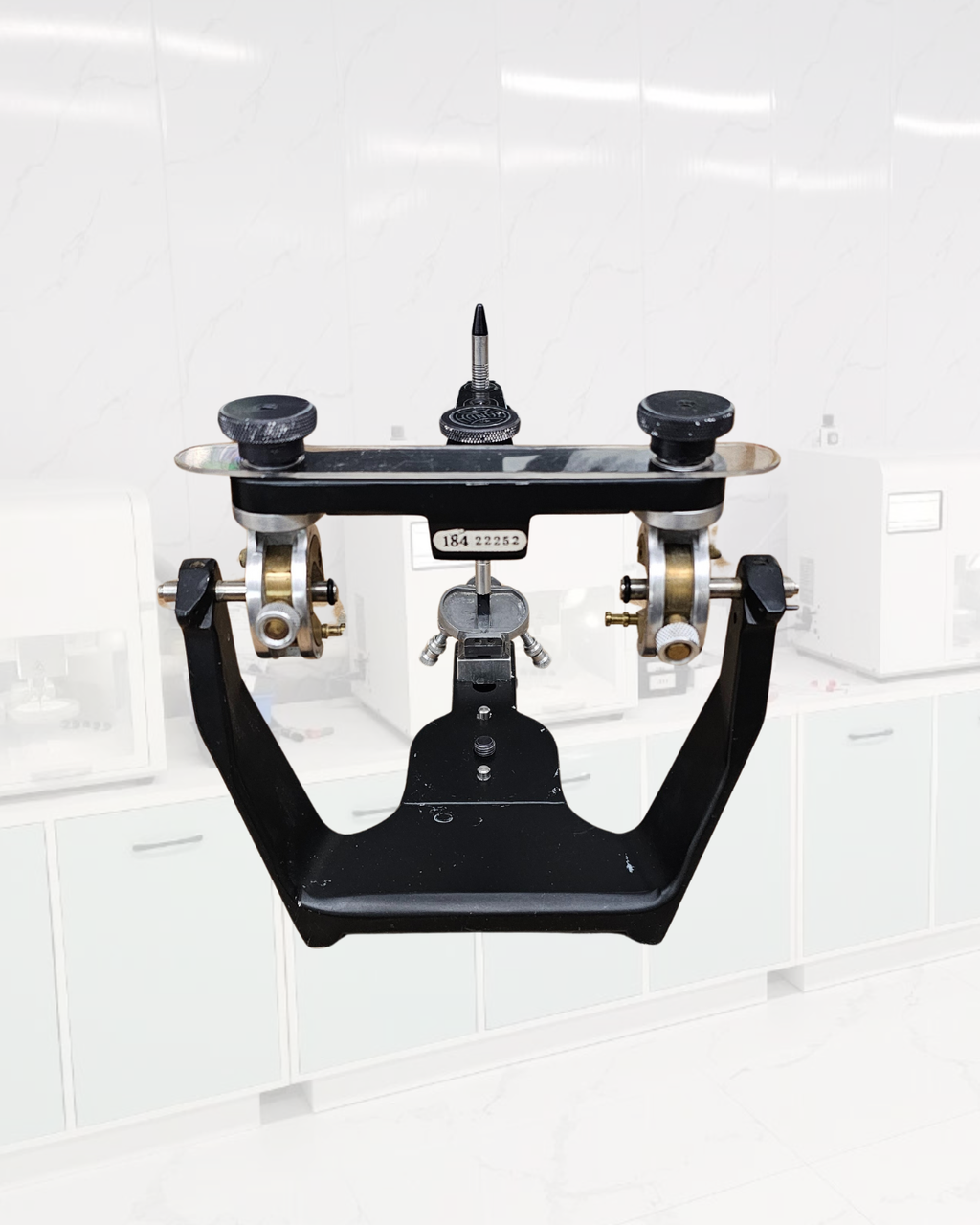 Hanau Wide-Vue 2 Articulator