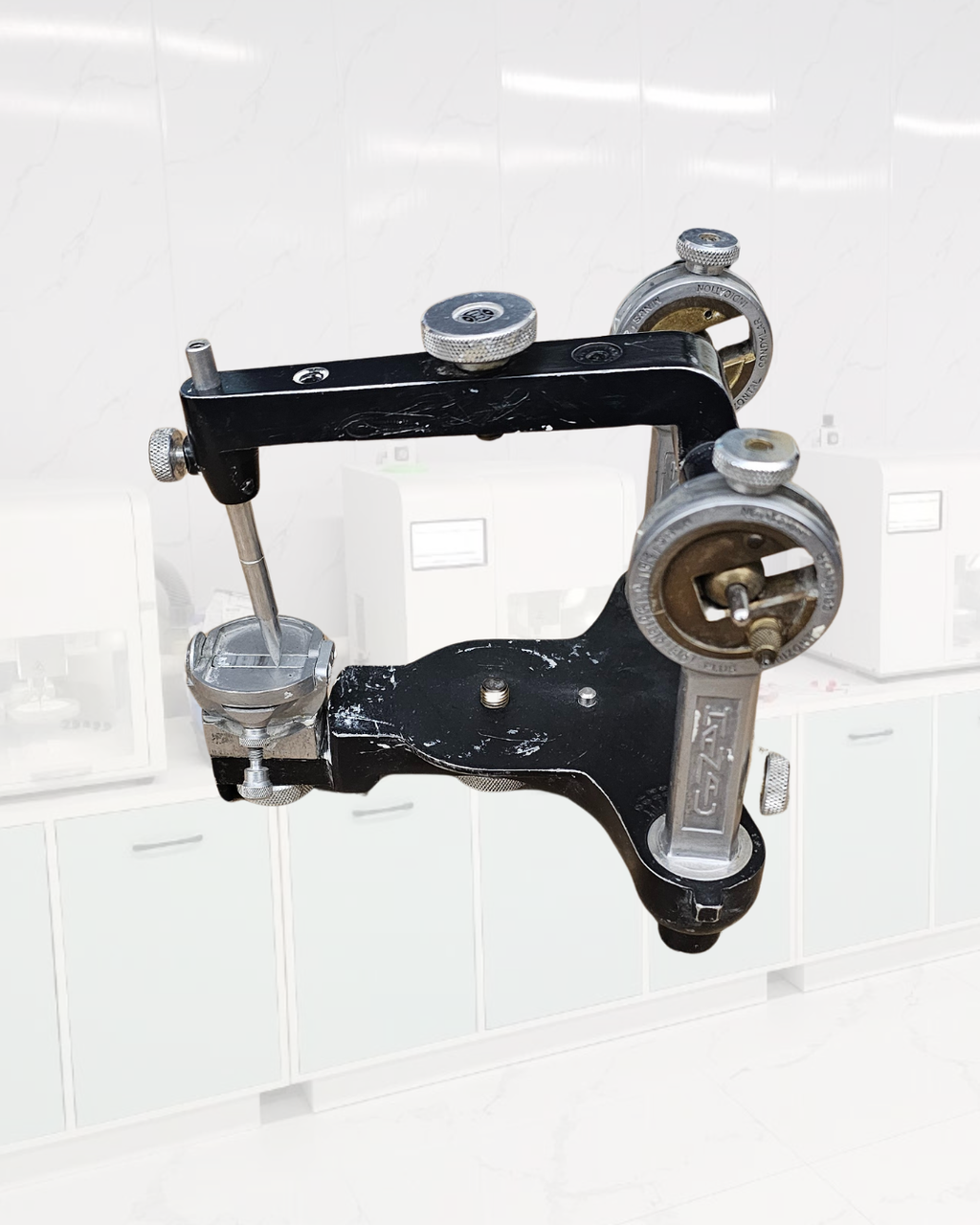 Hanau Model H2 Articulator