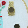 White Floral Cat Magnetic Needle Minder