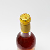 1986 Chateau d'Yquem, Sauternes, France [upper mid shoulder, capsule issue] 26i0445