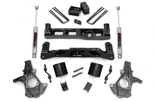 Chevrolet Silverado 1500 2014-2018 Rough Country 7" Lift Kit w/ Strut Spacers