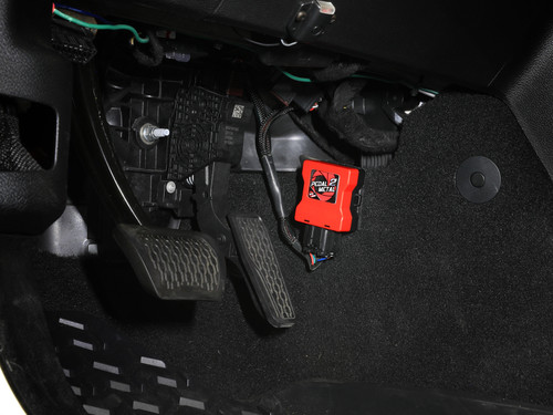 aFe 15-22 Chevrolet Colorado / 15-22 GMC Canyon Pedal 2 Metal Throttle Enhancer - 77-20005 Photo - Mounted