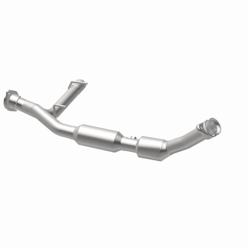 Magnaflow 03-04 Lincoln Navigator 5.4L Direct Fit Converter - 4583029 360 Degree Image Set