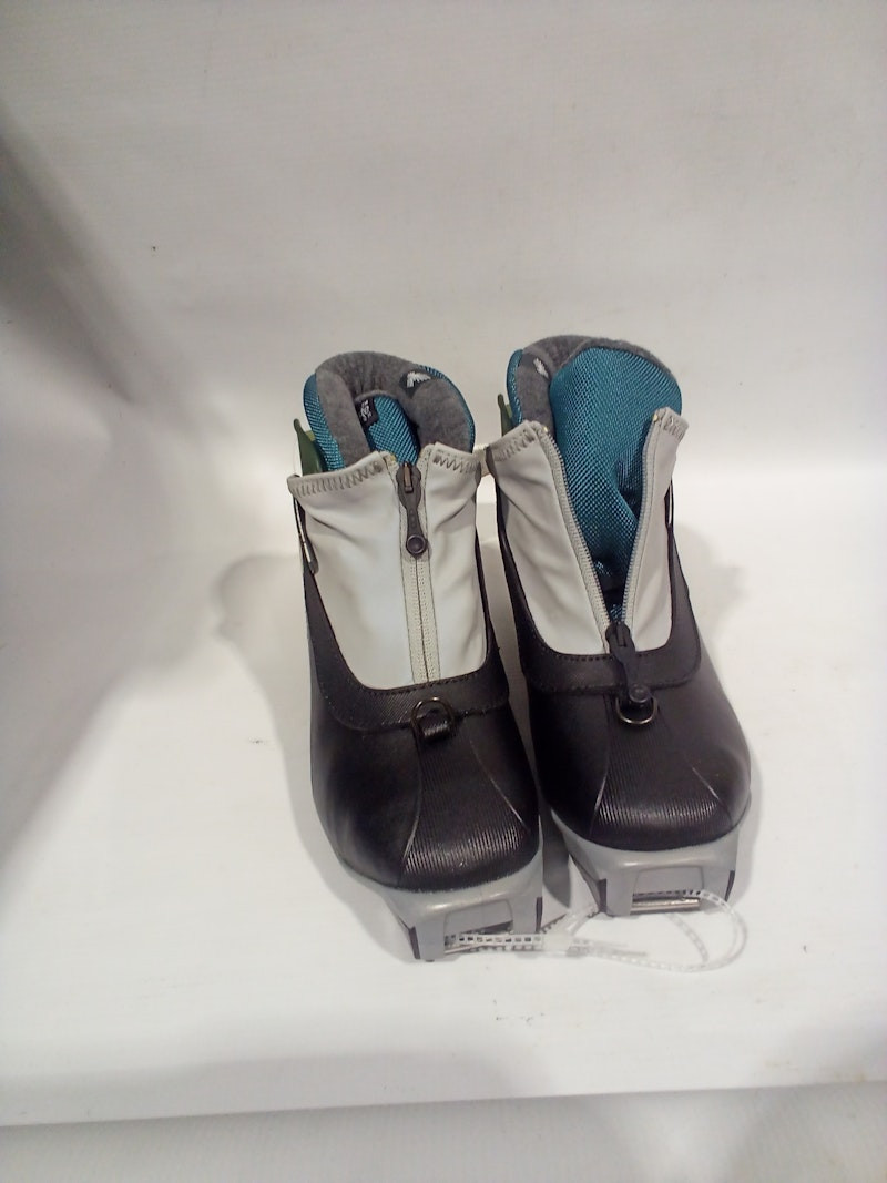 cross country ski boots salomon womens Vintage SR40 making every run a memorable and exhilarating experience Salomon Escape Outback Cross-Country Ski
