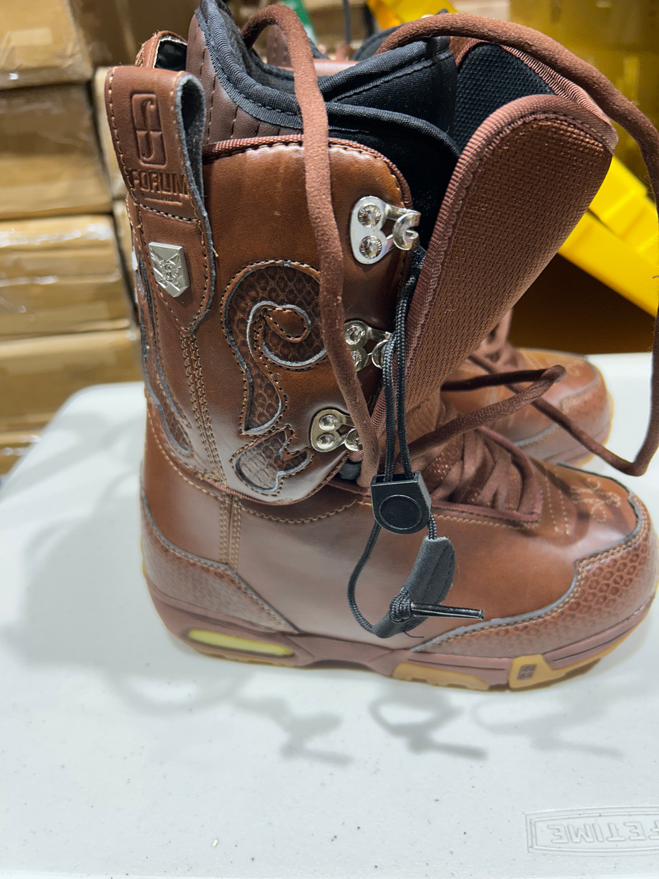 Used Forum STAMPEDE Womens Snowboard Boots Brown Senior 7