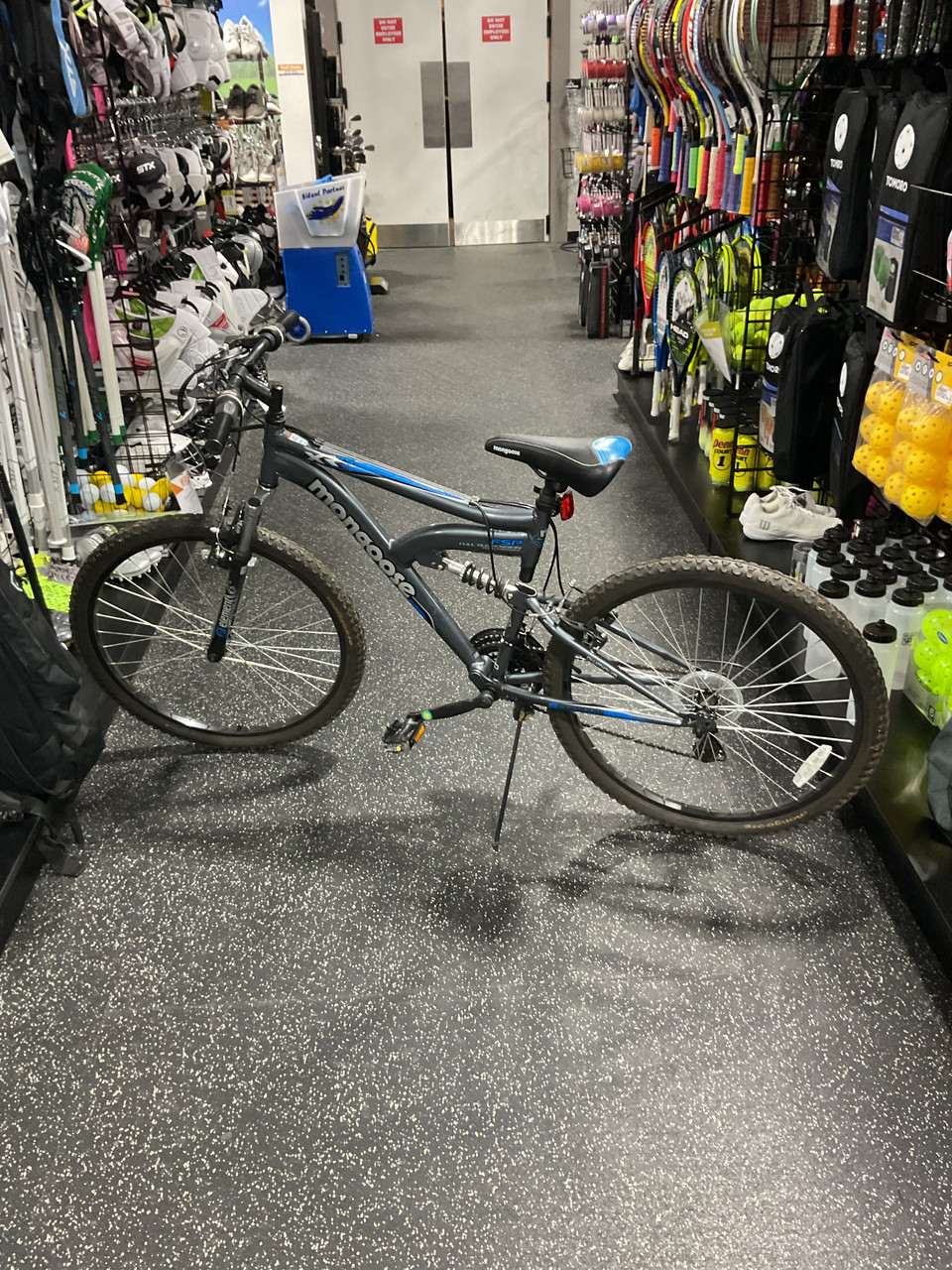 Used Mongoose XR75 Mountain Bike Mens Royal Blue 48-52cm 19-20