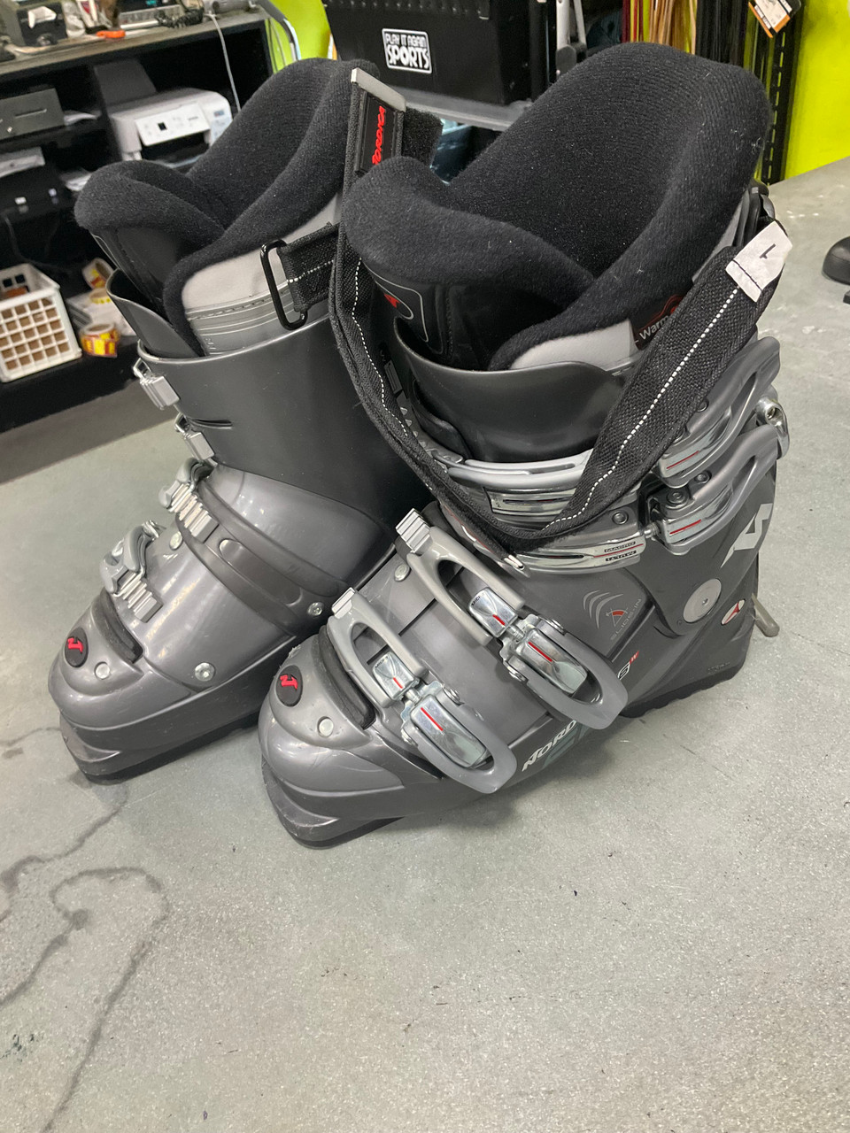 Used Nordica F6 Mens DH Ski Boot Grey 235 MP - J05.5 - W06.5