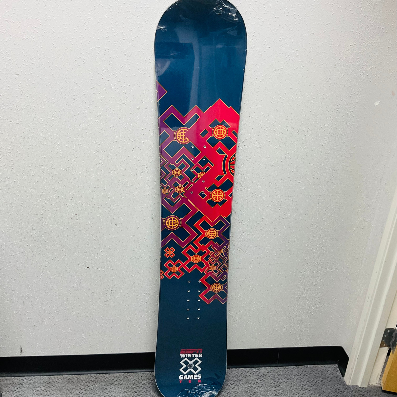 Used ESPN WINTER X GAMES TEN Mens Snowboard Only Navy Blue And Red