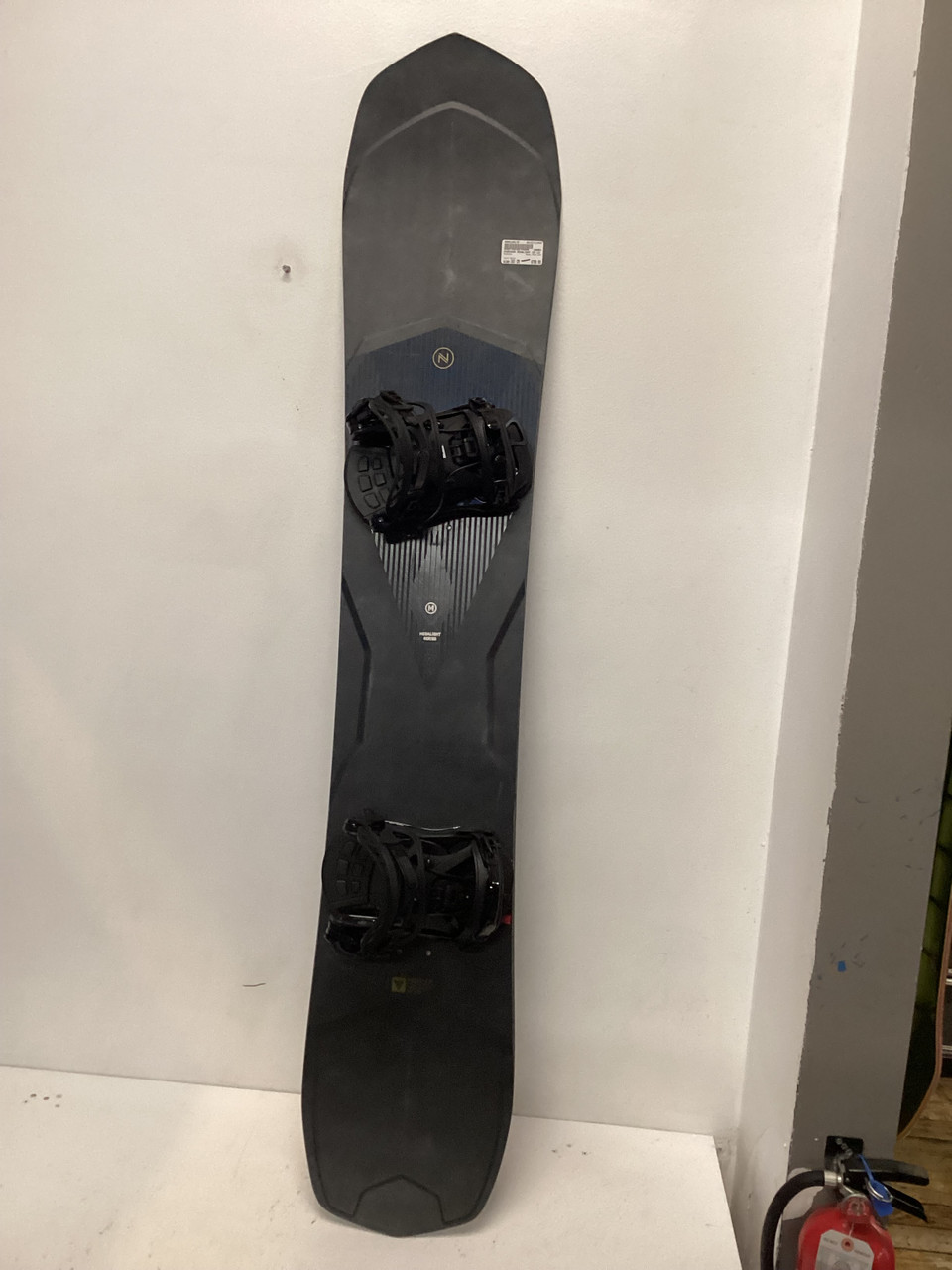 Used Nidecker MEGALIGHT Mens Board/Bindings White 161 cm