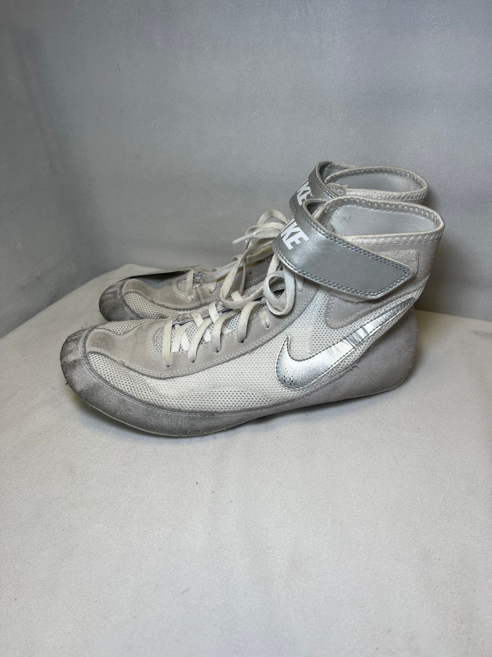 Used Nike Wrestling Shoes White Senior 11