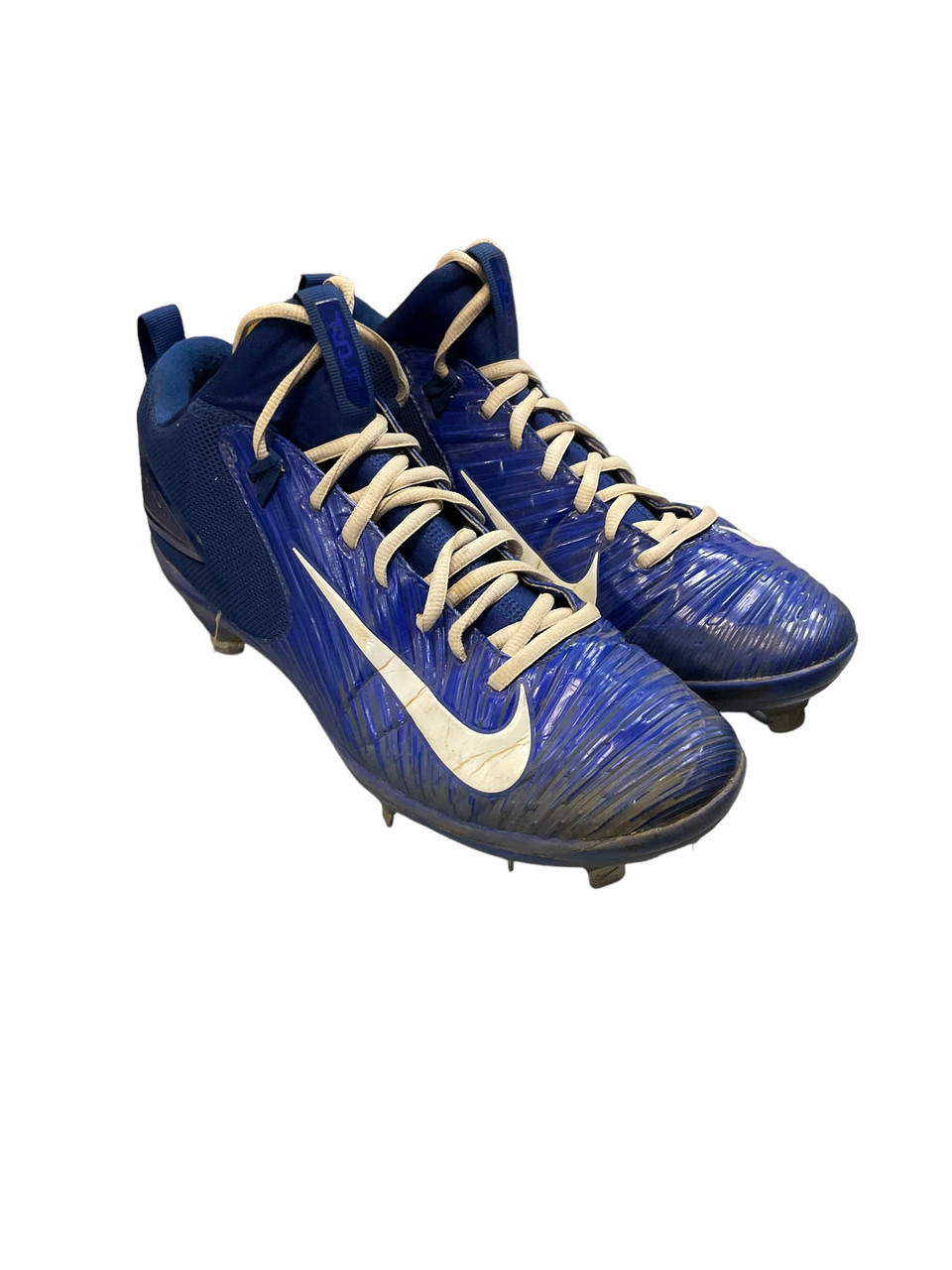 trout baseball cleats