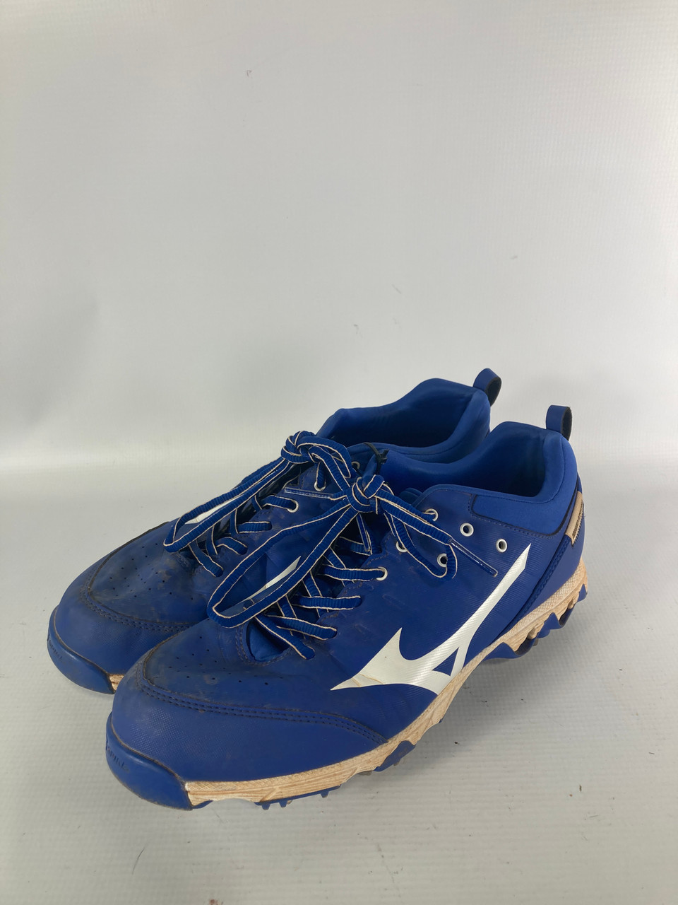 navy blue mizuno softball cleats