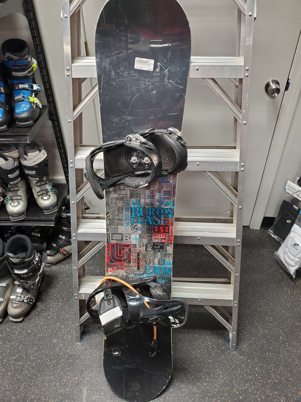 Used Burton CLASH Mens Board/Bindings Black 151 cm