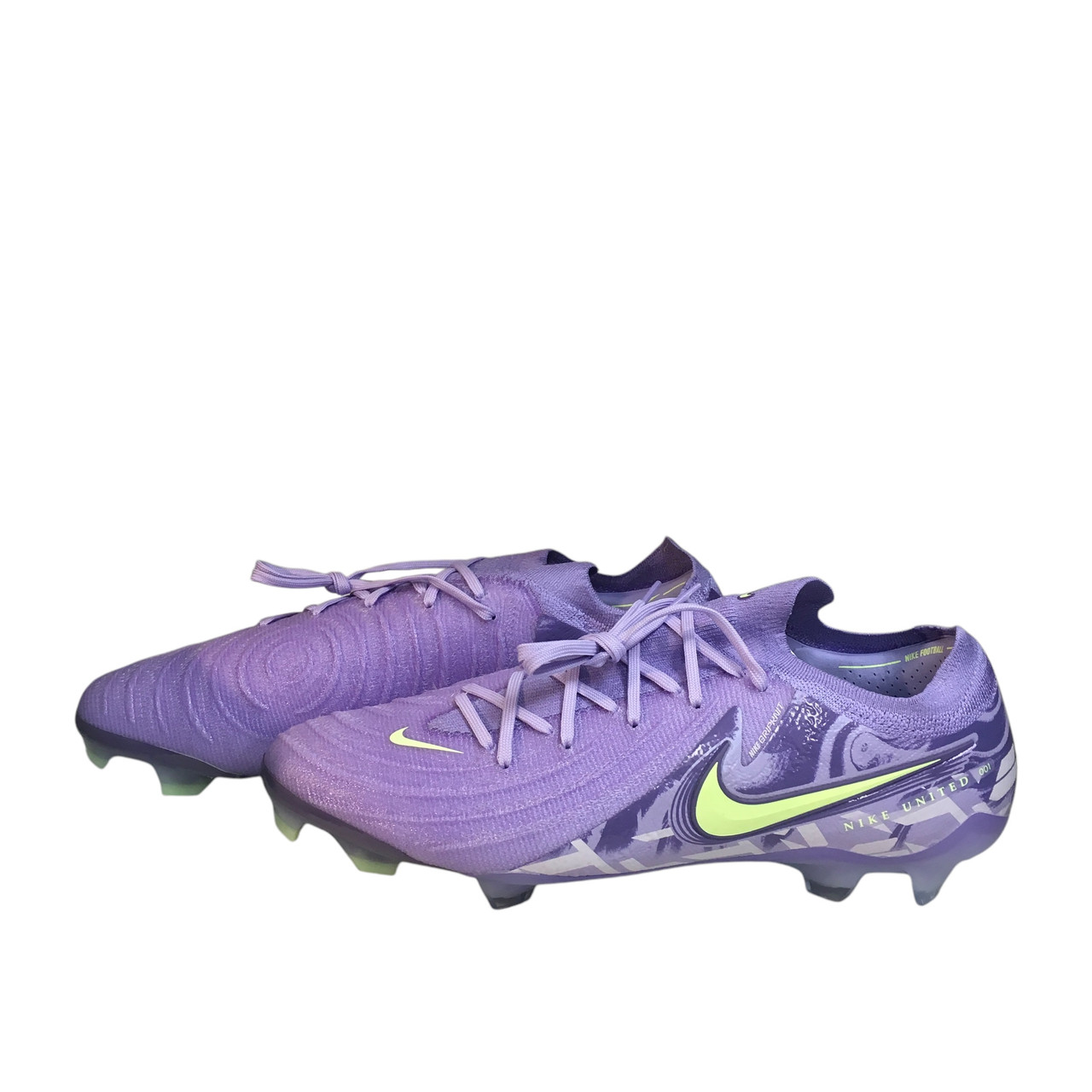 Used Nike Soccer Cleats Purple Senior 11.5 display picture 3