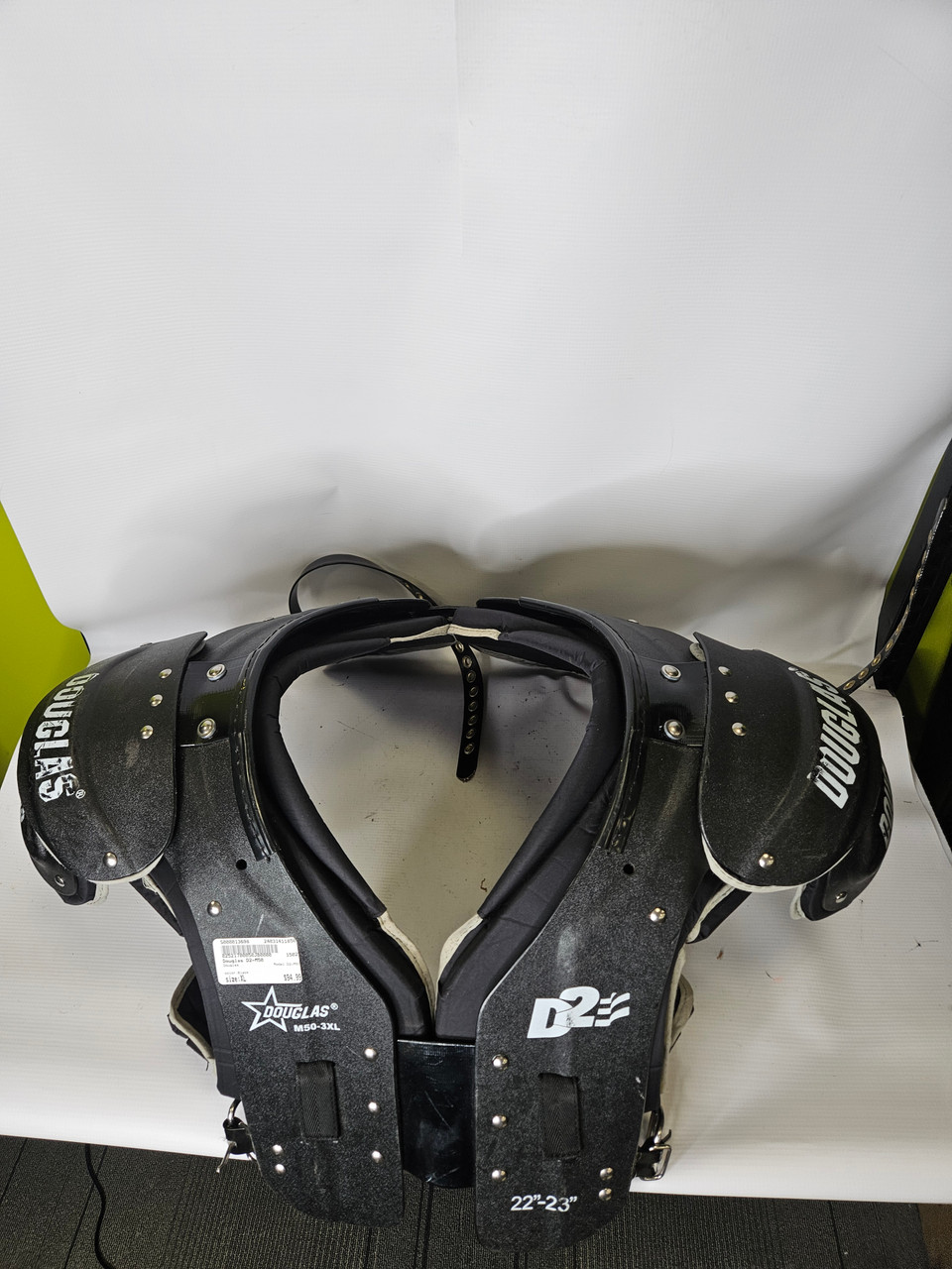 Used Douglas D2-M50 XL Football Shoulder Pads Football Shoulder Pads