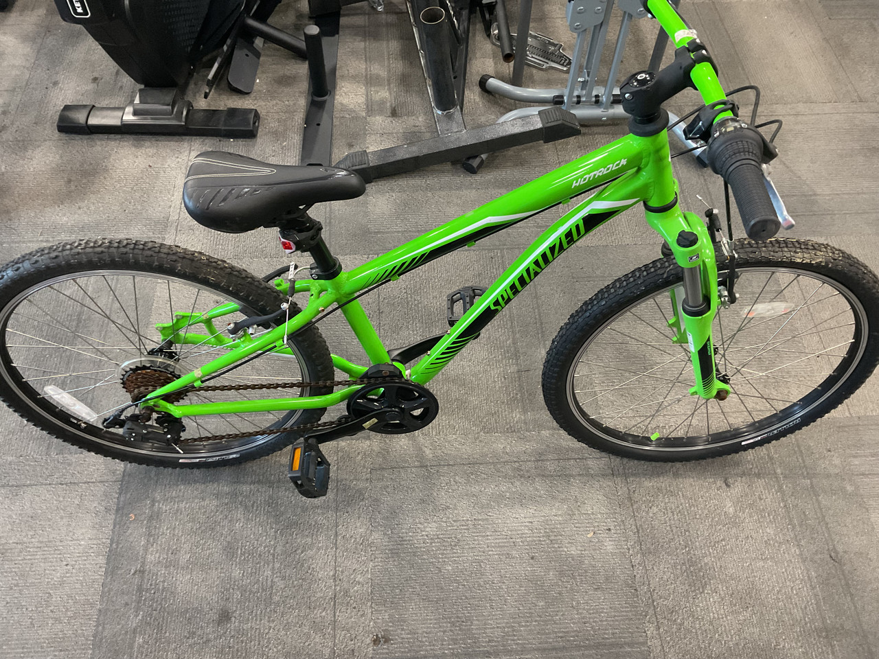 Used Specialized HOTROCK 24 Mountain Bike Boys Green 24