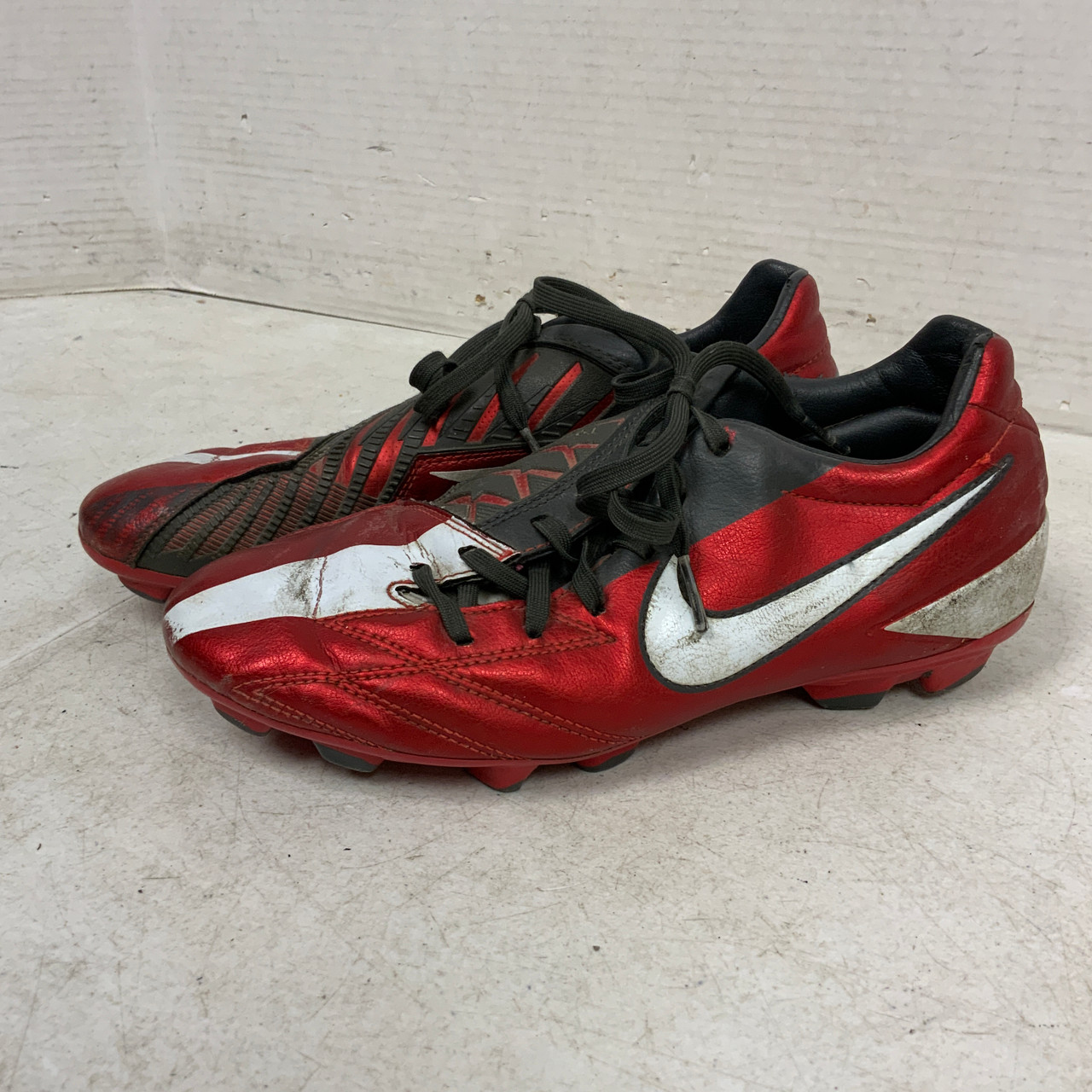 Used Nike Soccer Cleats Red Senior - Main Image