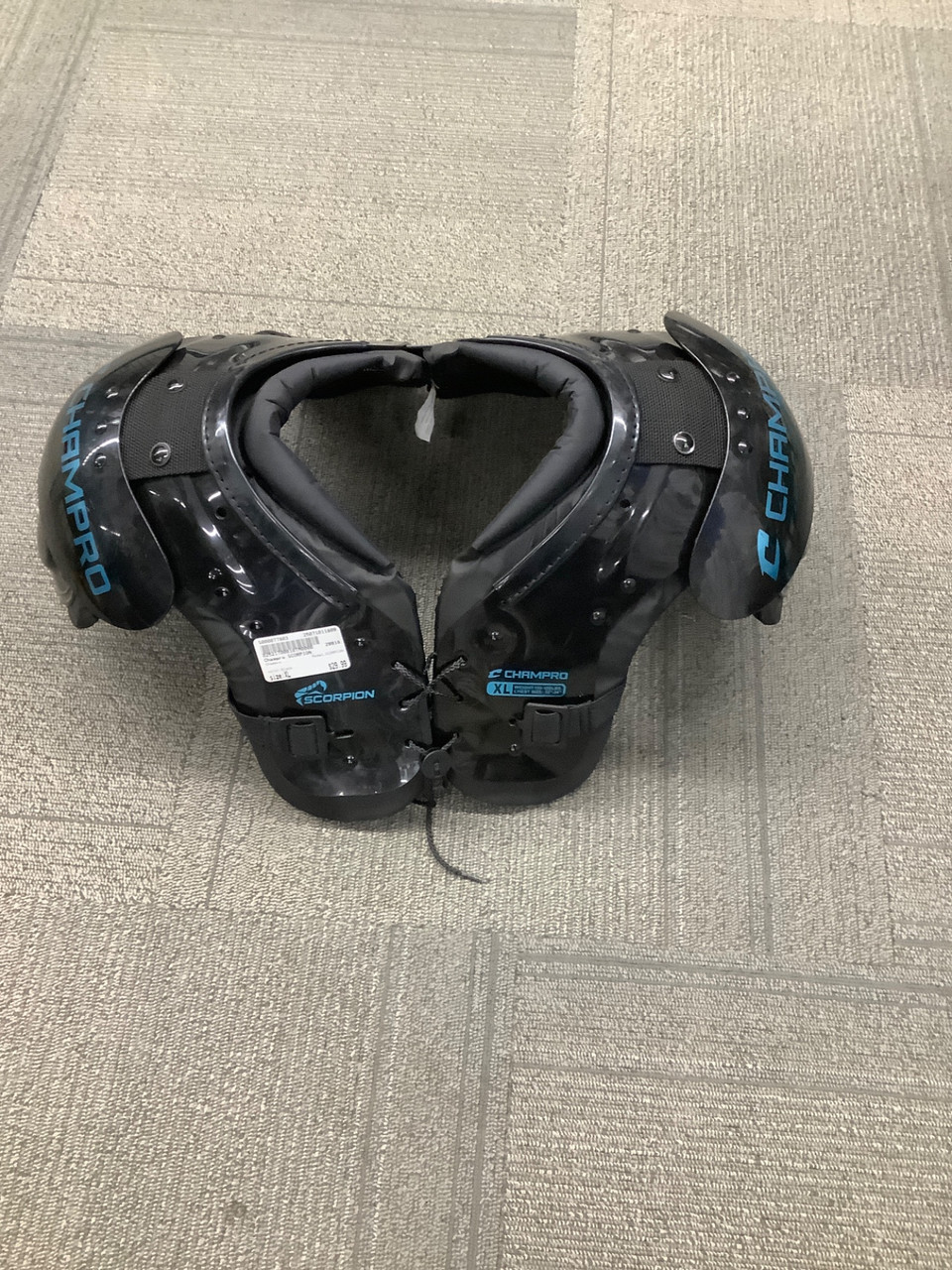 プロストック　シャポバロフパーソナル 2018ブイコアコスメ　ヨネックス Used Champro SCORPION FB Shoulder Pads Black XL