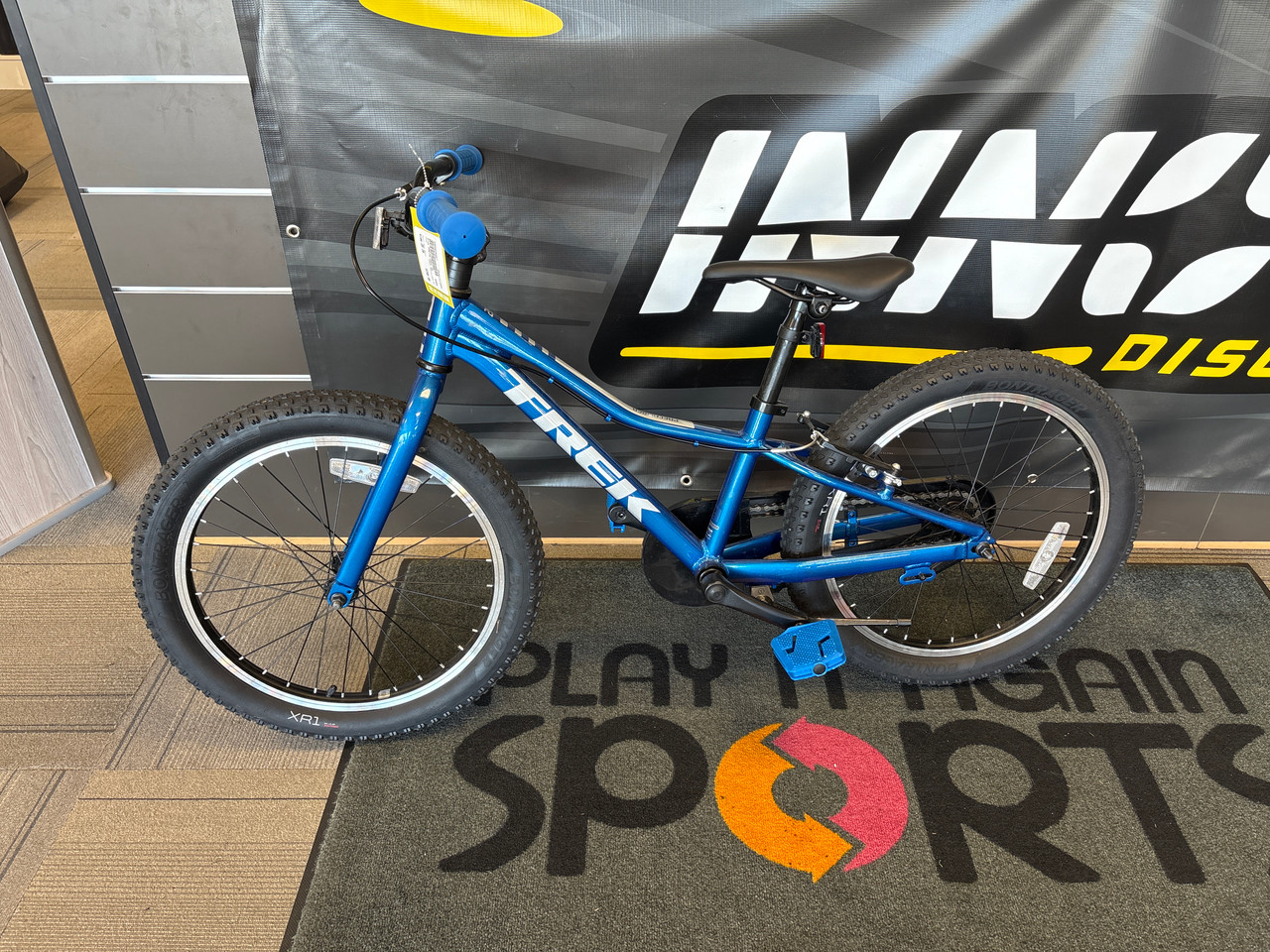 Used Trek PRECALIBER 20 Mountain Bike Boys Navy Blue 20