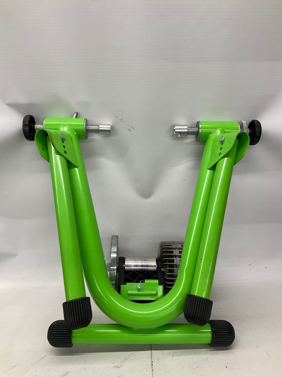 Used Kinetic KURT KINETIC FLUID BIKE TRAINER Bike Accessory Lime Green