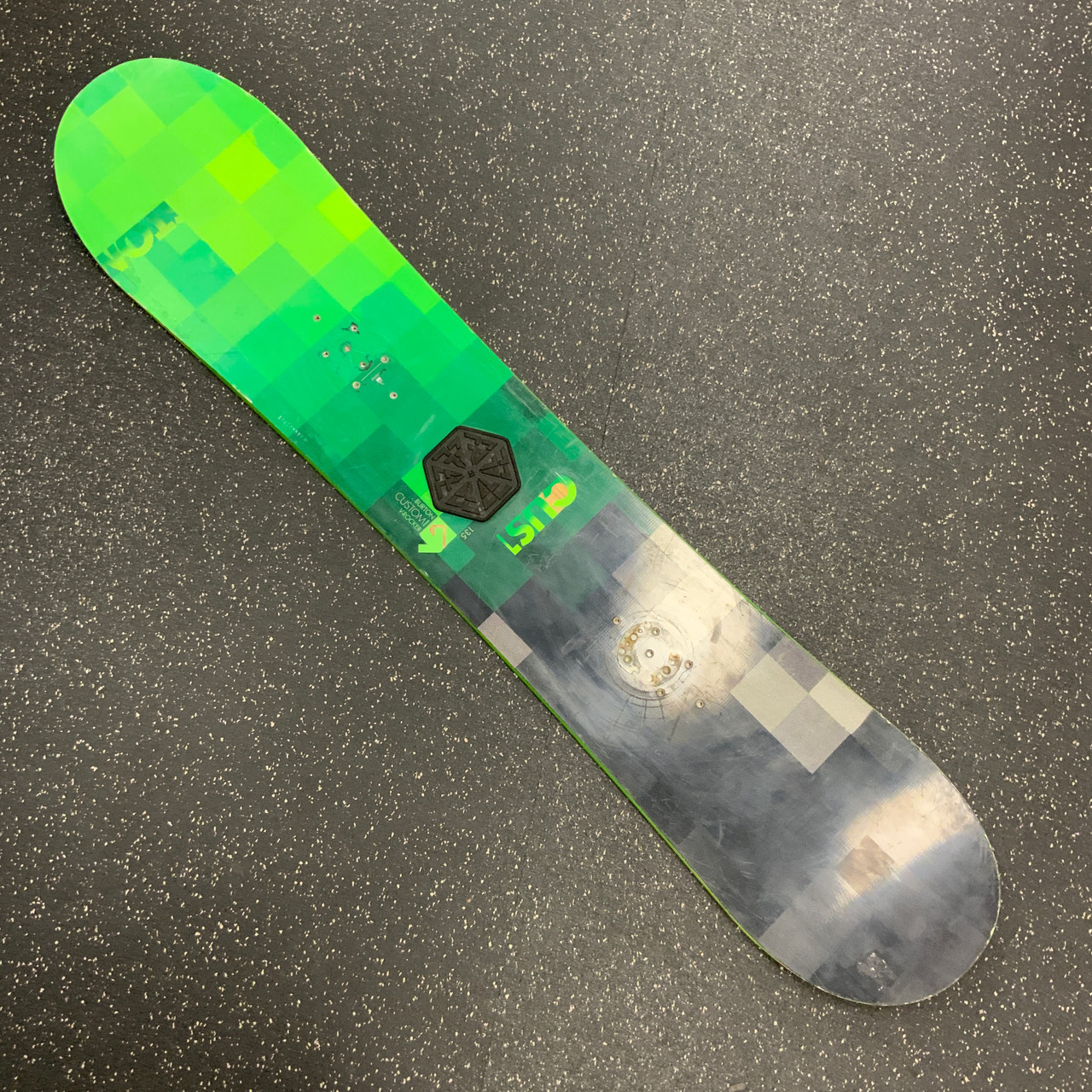 Used Burton CUSTOM V-ROCKER Mens Snowboard Only Green 135 cm