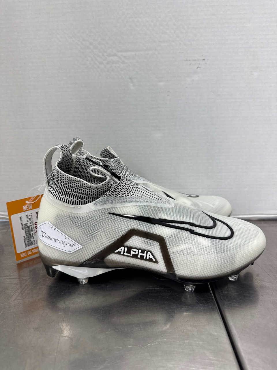 Used Nike ALPHA MENACE ELITE 3 Adult FB Cleats White Senior 12