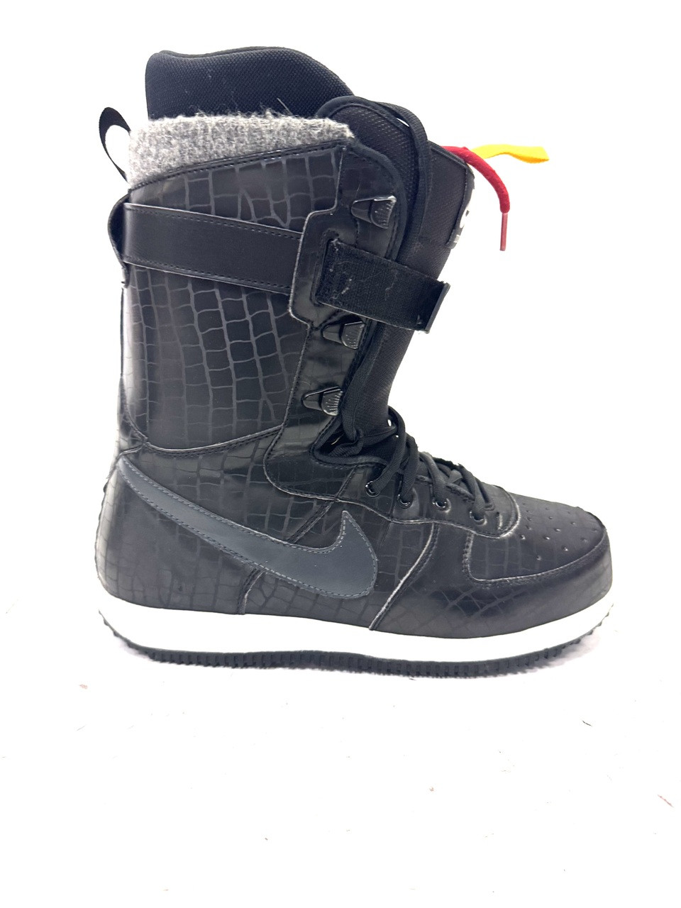 nike zoom snowboarding boots