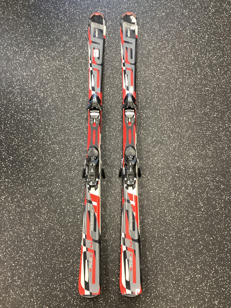 Used Elan E FLEX 4 Mens DH Ski/Binding Black And Red 168 cm