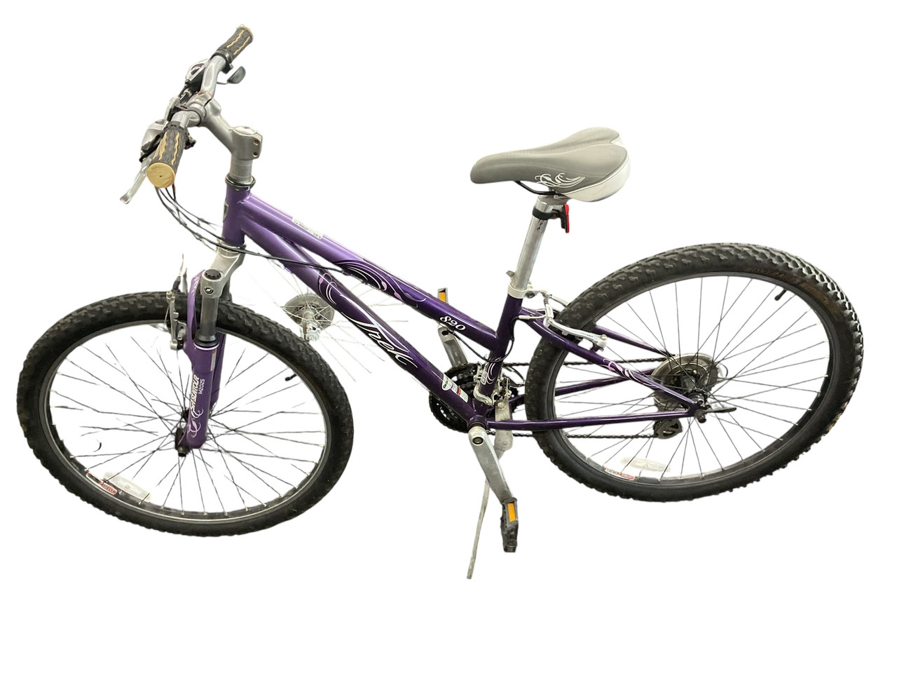 Used Trek 820 Mountain Bike Womens Purple 48-52cm - 19-20