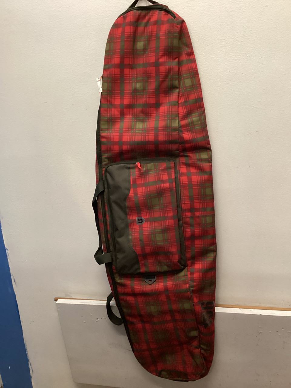 Used Burton 156 Travel Snowboard Bag Red
