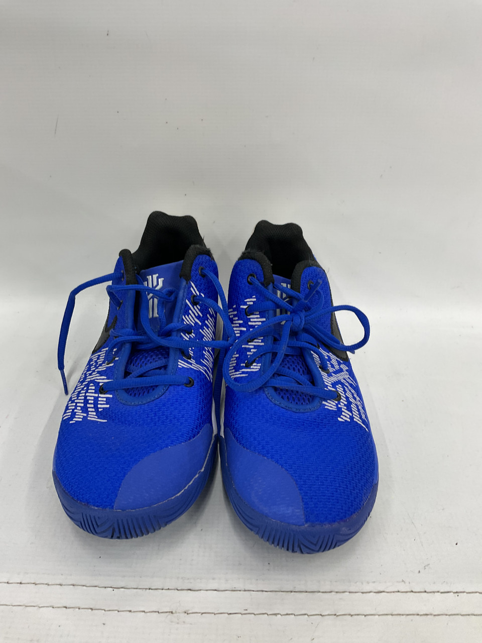 youth royal blue basketball shoes