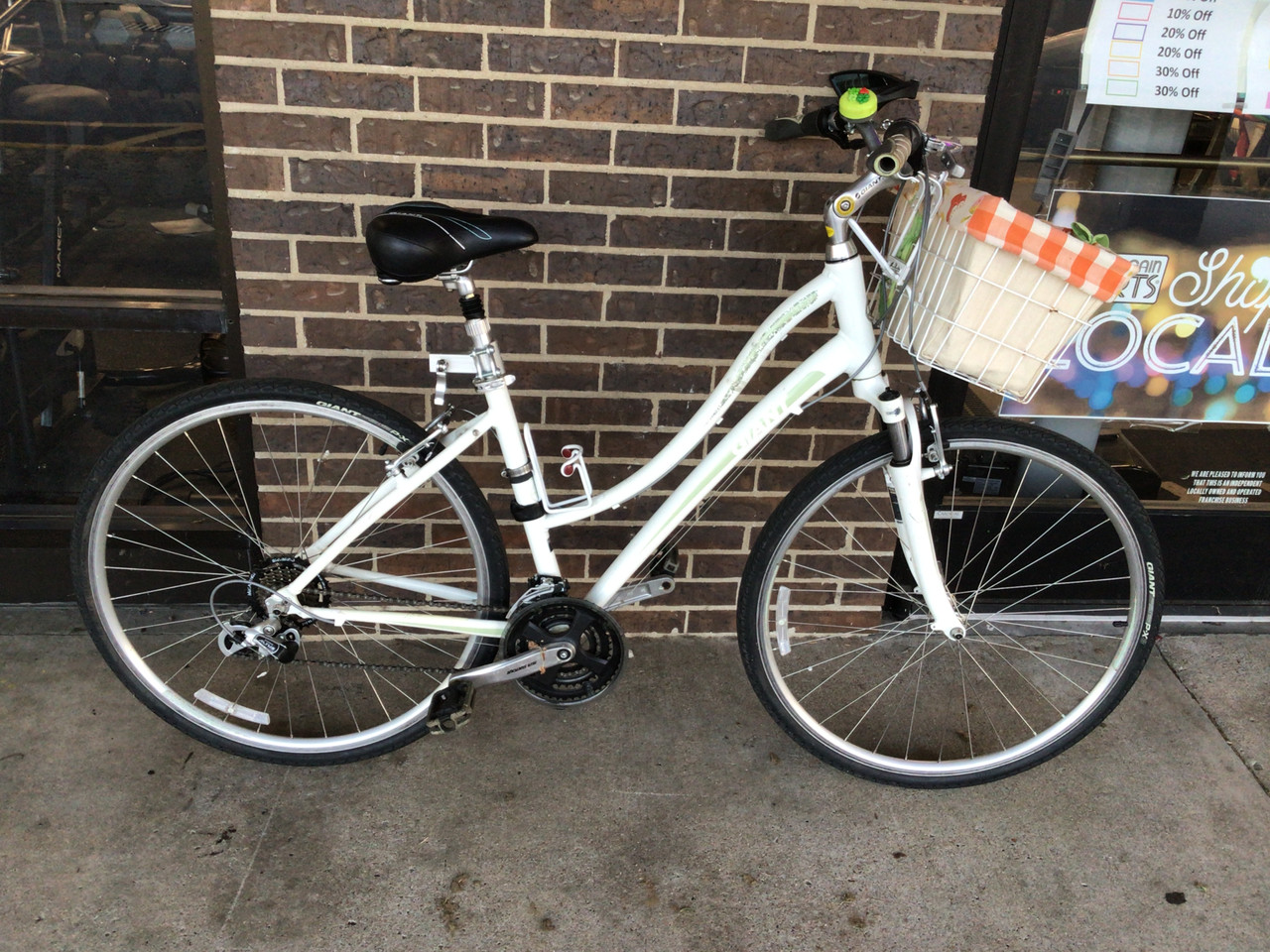Giant Bike Used Women's Bikes Near Me GIRLS WOMENS GIANT BOULDER MOUNTAIN BIKE 4130 Red 17" FRAME PICKUP OK In CA Giant Bike Used Women's Bikes Near Me GIRLS WOMENS GIANT BOULDER MOUNTAIN BIKE 4130 Red 17" FRAME PICKUP OK In CA