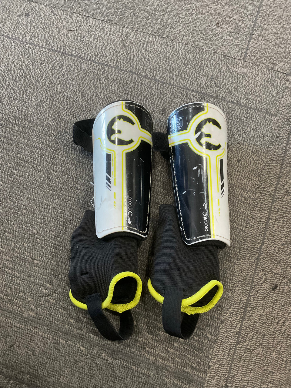 Used Puma PROCAT Soccer Shin Guards Junior Black LG