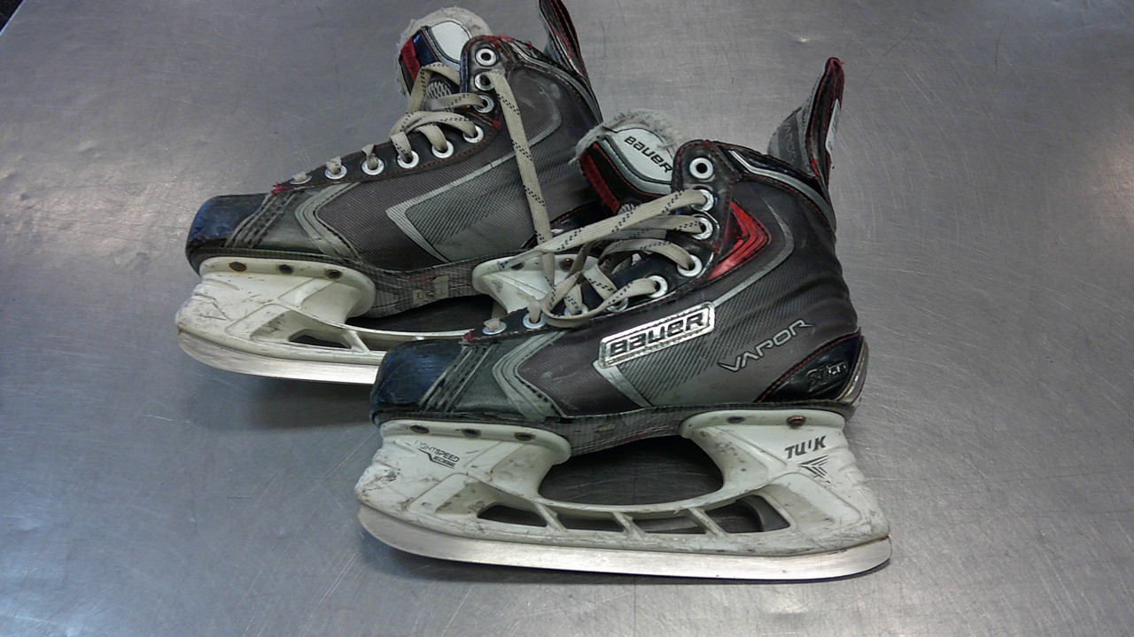 Used Bauer VAPOR X90 Junior Hockey Skate Junior 04.5
