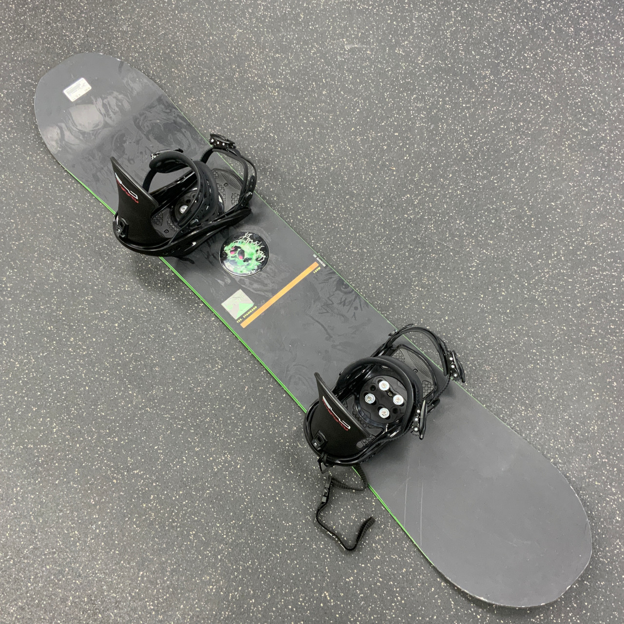 Used Yes STANDARD Mens Snowboard combo Black 159 cm
