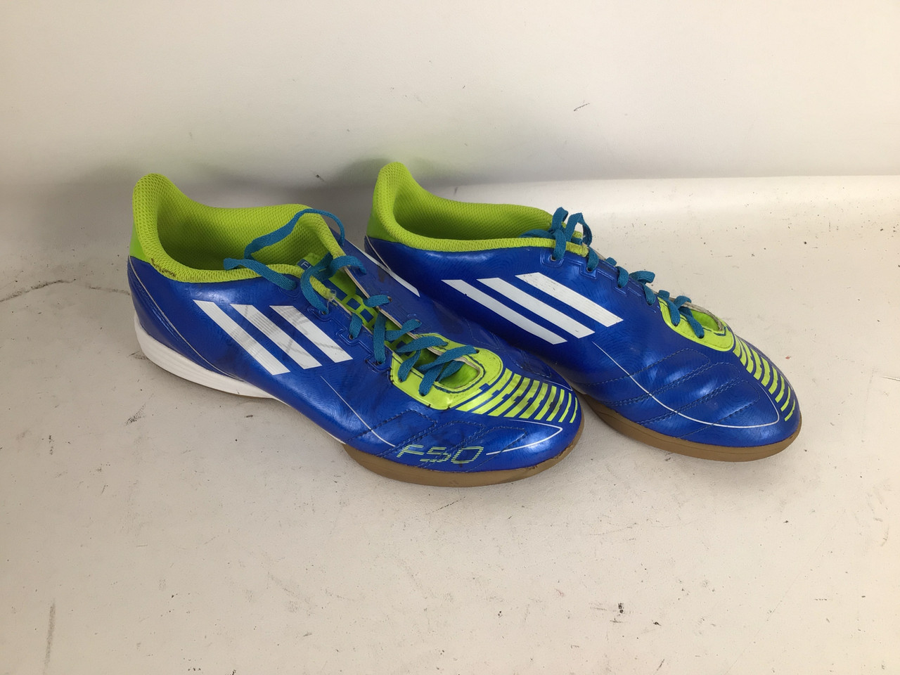 Used Adidas F50 F10 JR 5.0 INDOOR SOCCER SHOE Junior 05 Indoor
