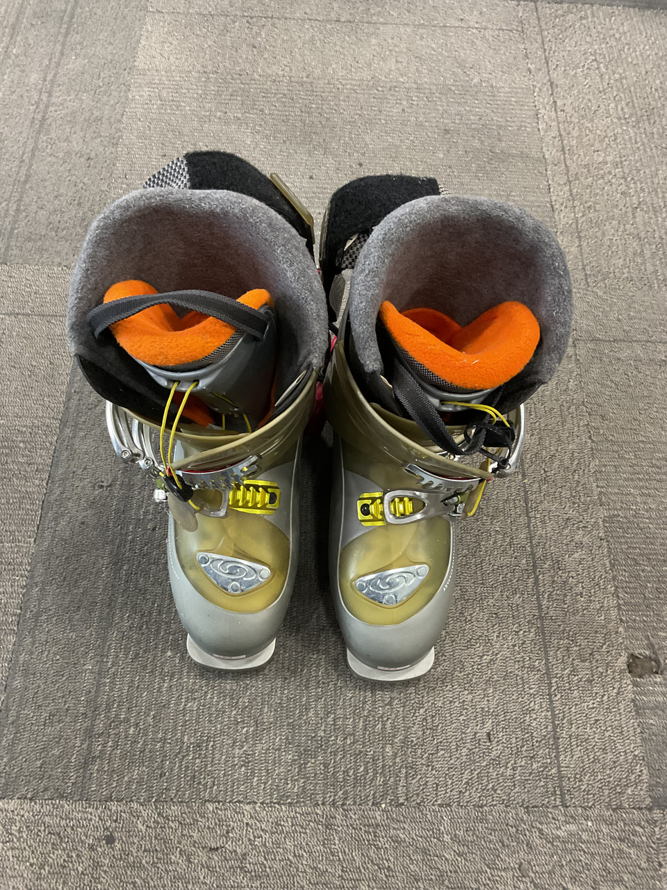 salomon ellipse 9 ski boots L37916800, Men's Trail Shoes, Multicolored, 10.5 Used Salomon ELLIPSE 9.0 Womens